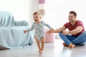 دلایل دیر راه رفتن کودکان