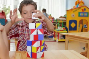 8 خطای تربیتی که مشکلات رفتاری کودک را تشدید می‌کند
