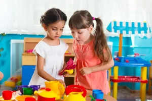 🔸 ۷ راهکار طلایی برای به حرف آوردن کودک ۲ ساله در منزل (کلینیک لبخند)